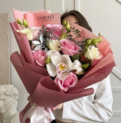 Букет "Розовая симфония M"