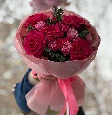 Составной букет из нобилиса и роз M