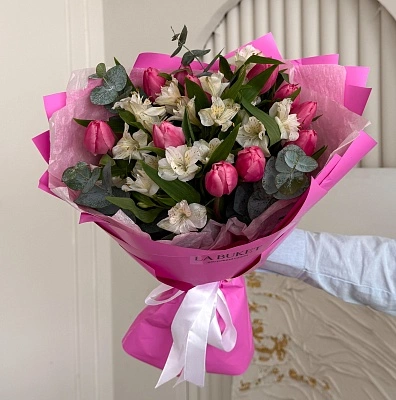 Букет «Алый шёлк»