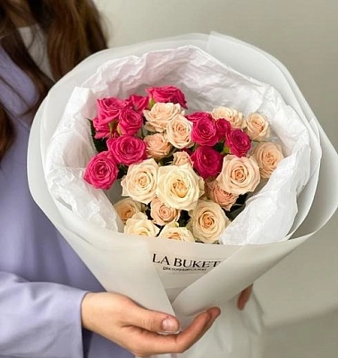 Букет "Дуэт кустовых роз М"